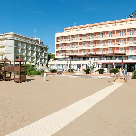 Готель Columbus 3*