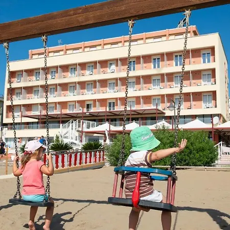 Columbus 3* Каорле